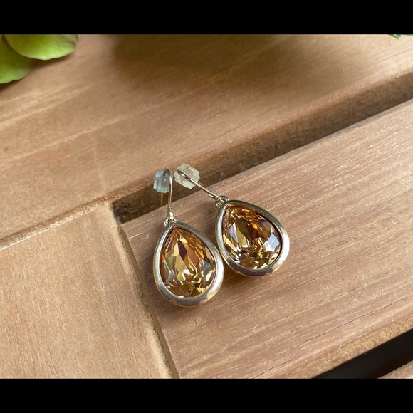 White House Black Market Earrings & Bracelet Set - Picture 11 of 12